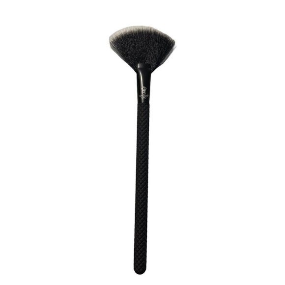 Moda Pro New Black Vegan & Cruelty Free BMX-150 Fan Highlight Brush - Picture 2 of 6